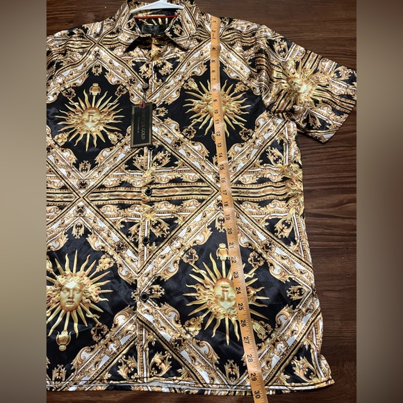 NWT BAROQUE Gold Medusa Shirt Size L - Picture 5 of 6